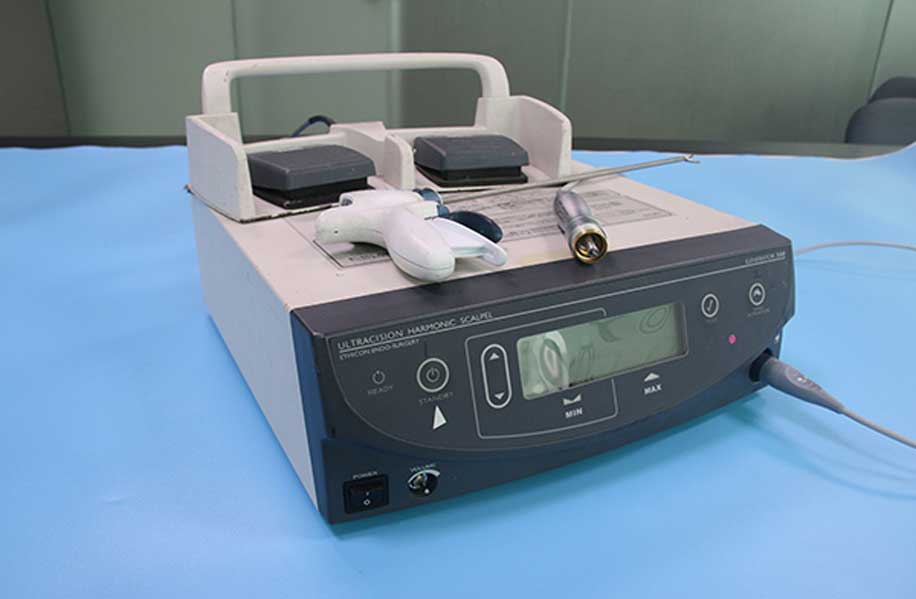 ETHICON GEN300 Ultracision Harmonic Scalpel & HP054 & Footswitch