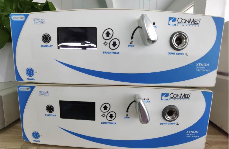 Types of Endoscopy Conmed Xenon 300 Watt Light Source
