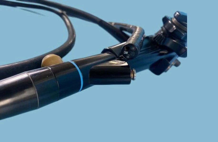 Olympus-CF-230I-video-colonoscope-03