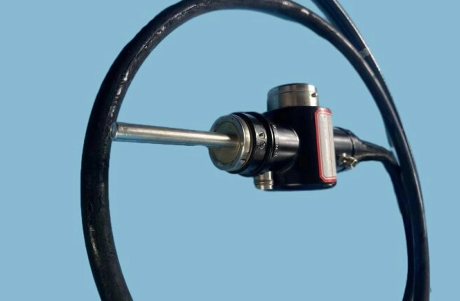 Olympus-CF-230I-video-colonoscope-06